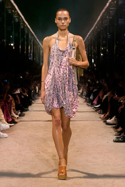 Look 17